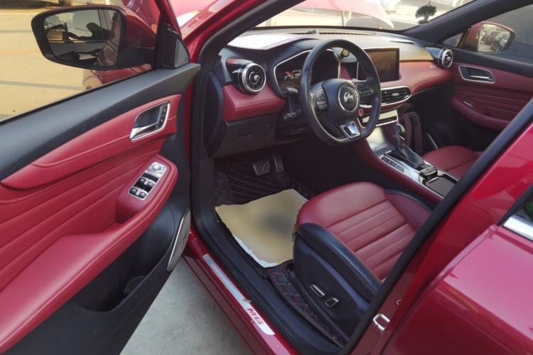 Used MG HS 2018 30T Automatic Two-Wheel Drive Trophy Edition—High-Octane V-Model
