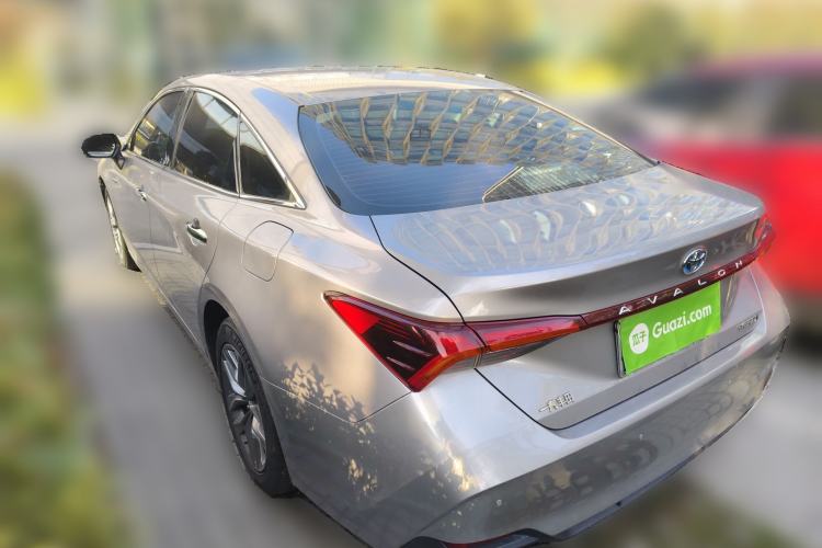Used Toyota Avalon 2019 Dual-Engine 2.5L Luxury Edition China VI Standard
