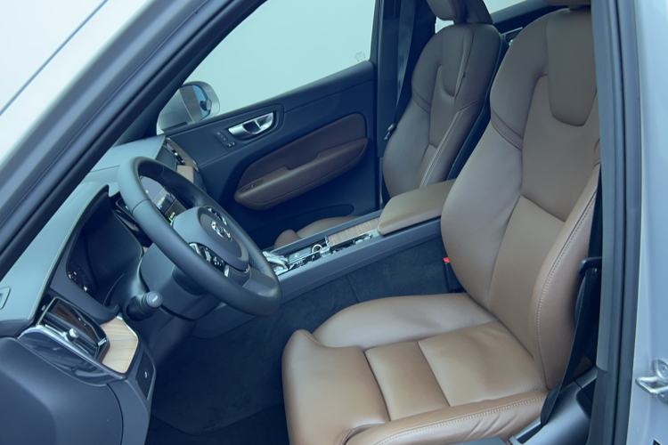 Used Volvo XC60 2023 B5 4x4 Smart Luxury Edition