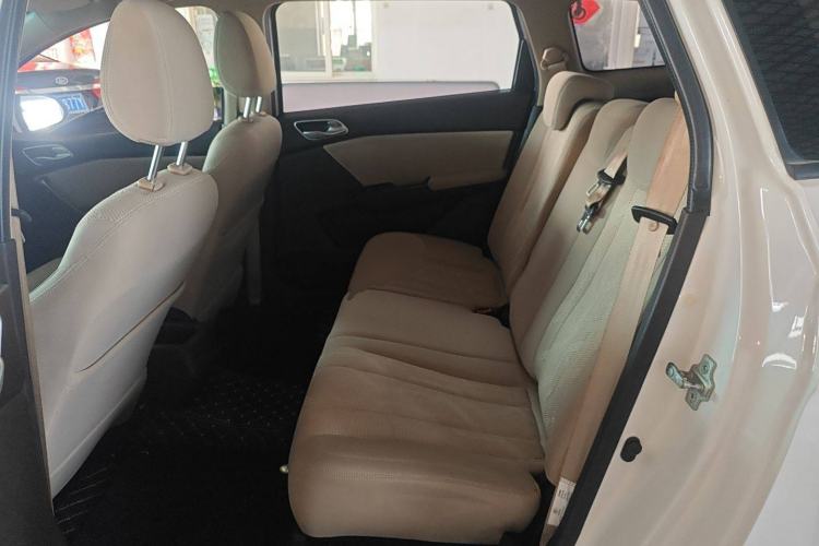 Used Baojun 310W 2017 1.5L Manual Comfort Version China VI Emission Standard
