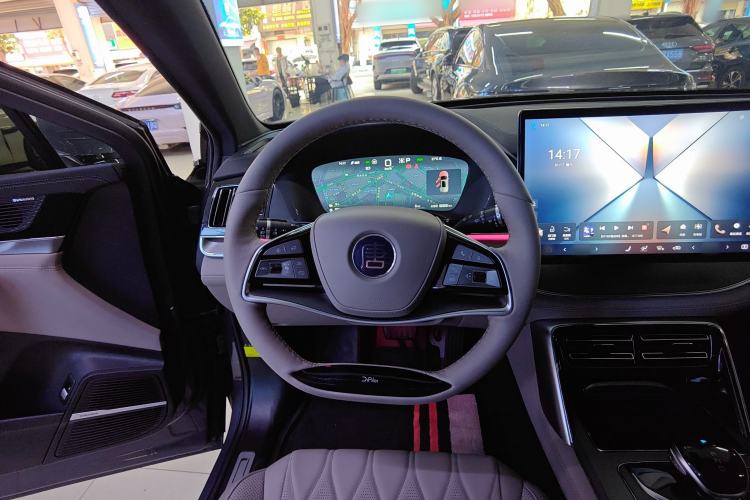 Used BYD Tang New Energy 2024 DM-i Glory Edition 112KM Prestige Model
