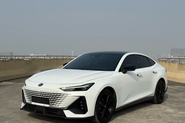 Used Changan UNI-V 2023 1.5T Prestige Model
