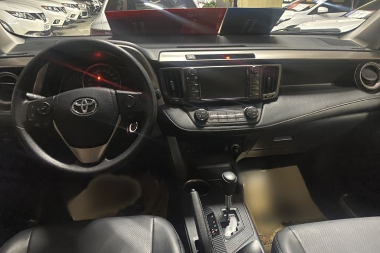 Used Toyota RAV4 2015 2.0L CVT Two-Wheel Drive Fashion Edition
