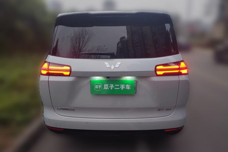 Used Wuling Wuling Starlight 730 2025 Model Plug-in Hybrid 125km Luxury Edition
