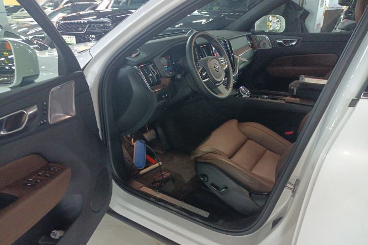 Used Volvo XC60 New Energy 2025 Plug-in Hybrid Long-Range All-Wheel Drive Smart Luxury Edition