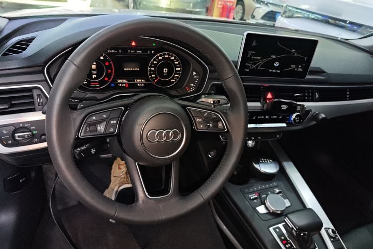 Used Audi A4L 2019 40 TFSI Fashion Edition China VI Emission Standard