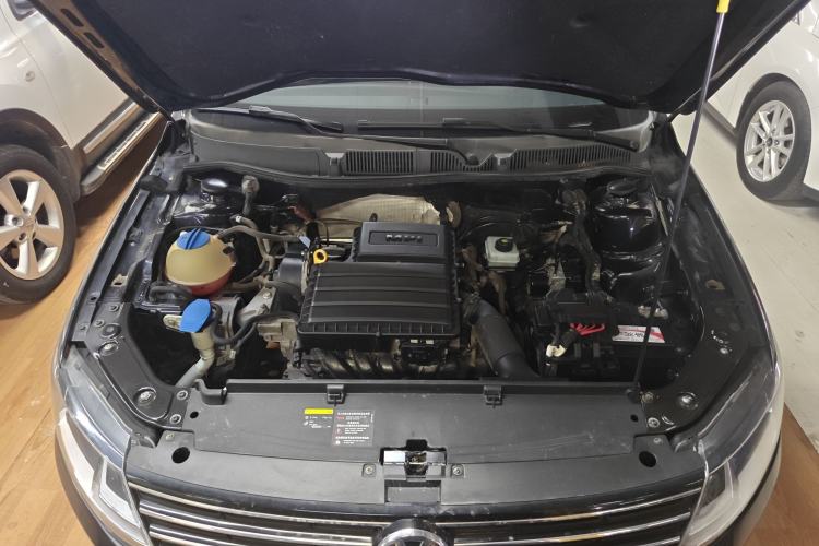 Used Volkswagen Lavida 2015 1.6L Manual Fashion Edition
