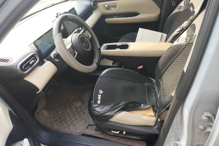 Used Wuling Bingo PLUS 2024 330 km Range Five-Seater Version
