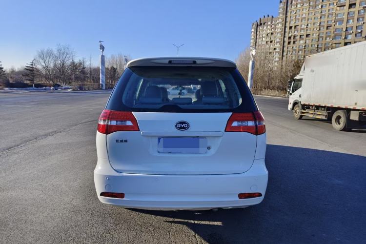 Used BYD M6 2013 2.0L Manual Comfort Edition
