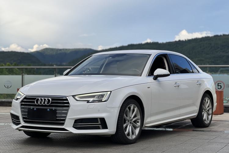 Used Audi A4L 2018 30th Anniversary Edition 40 TFSI Fashion Model
