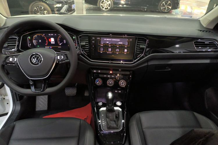 Used Volkswagen T-ROC 2021 280TSI DSG Two-Wheel Drive Comfort Connect Edition
