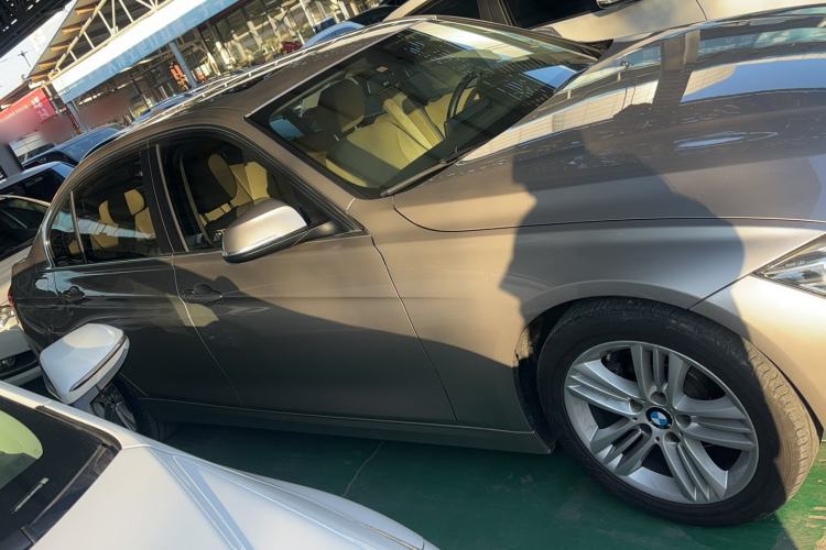 Used BMW 3 Series 2016 320Li Ambition Model
