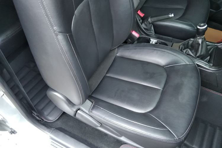 Used Great Wall Wingle 5 2017 2.0T European Version Diesel Two-Wheel Drive Advanced Large Double-Cab GW4D20E