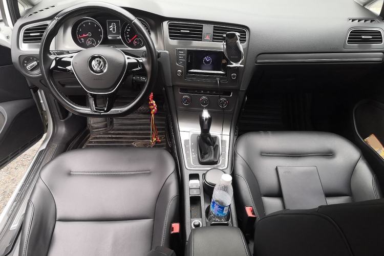 Used Volkswagen Golf 2016 230TSI Automatic Comfort Version
