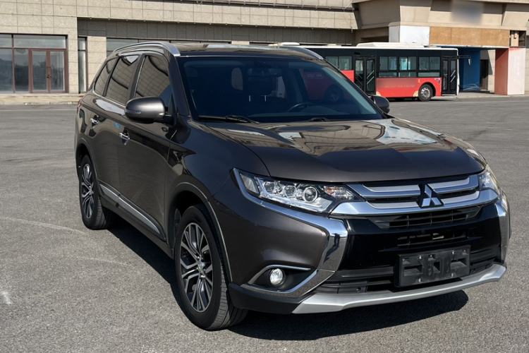 Used Mitsubishi Outlander 2018 2.4L 4x4 Elite Edition 5 Seats
