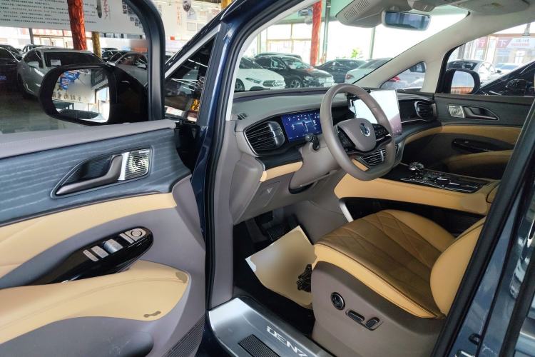 Used Denza D9 2022 DM-i 970 Four-Wheel Drive Flagship Model