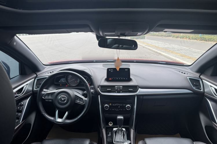 Used Mazda CX-4 2018 2.0L Automatic Two-Wheel Drive Blue Sky Premium Upgrade Version China V Standard
