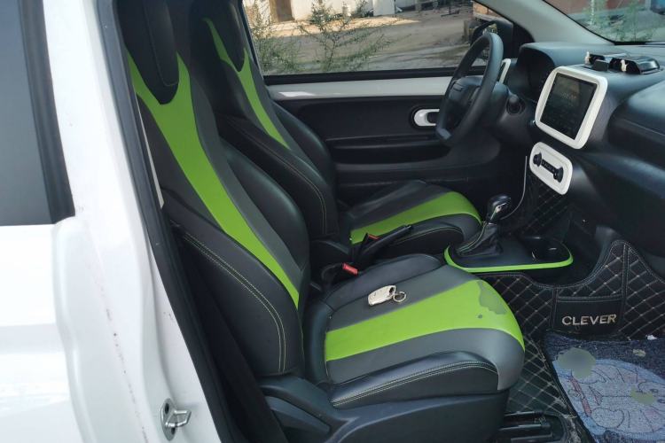 Used Roewe Clever 2021 302 km New Four-Seater Super-Efficient Version
