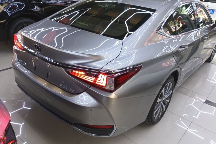 Used Lexus ES 2018 260 Excellence Edition China V Standard