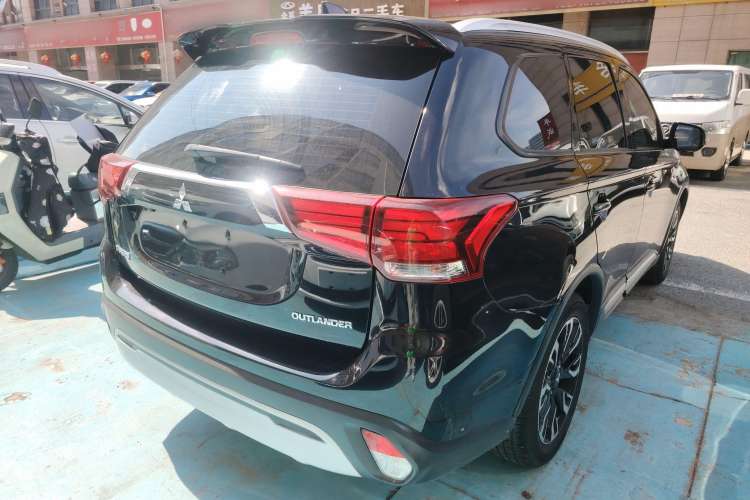 Used Mitsubishi Outlander 2019 2.0L Two-Wheel Drive Comfort Edition 5 Seats China VI Standard
