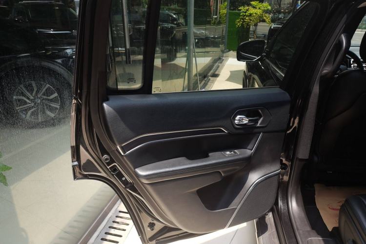 Used  Grand Commander 2018 2.0T Four-Wheel Drive Enjoyment Edition China VI
