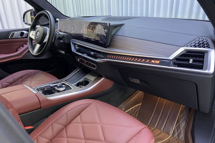 Used BMW X5 2023 xDrive 40Li M Sport Package
