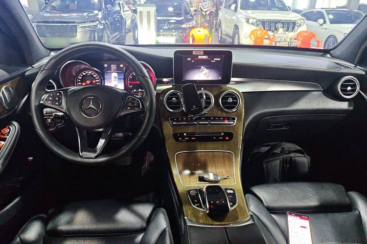 Used Mercedes-Benz GLC Coupe 2019 GLC 260 4MATIC Coupe SUV
