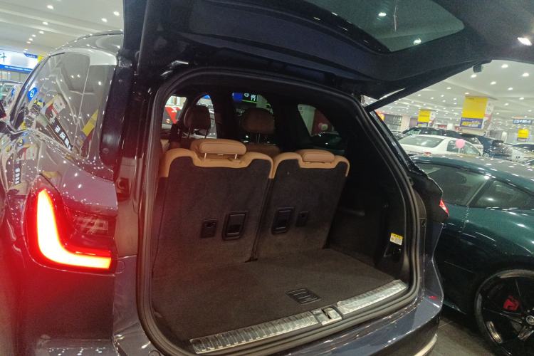 Used Nio ES8 2020 580 km Range Signature Edition Six-Seater Version
