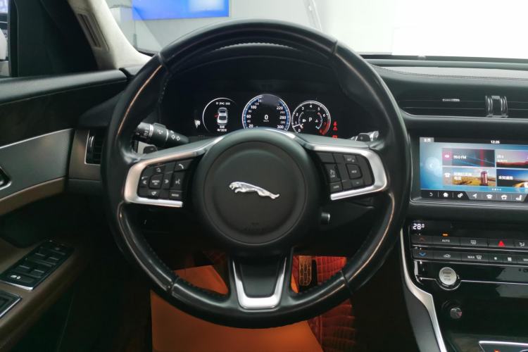 Used Jaguar XFL 2018 XFL 2.0T 250 PS Luxury Edition
