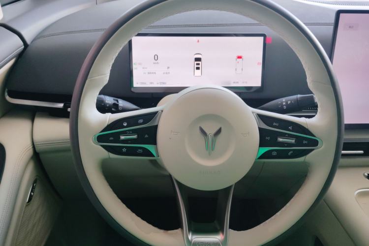 Used VOYAH Dream 2025 PHEV Four-Wheel Drive Excellence Kunpeng Edition
