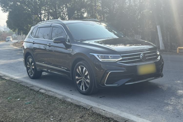 Used Volkswagen Tiguan L 2023 Restyled 330TSI Automatic Two-Wheel Drive R-Line Enhanced Comfort Version