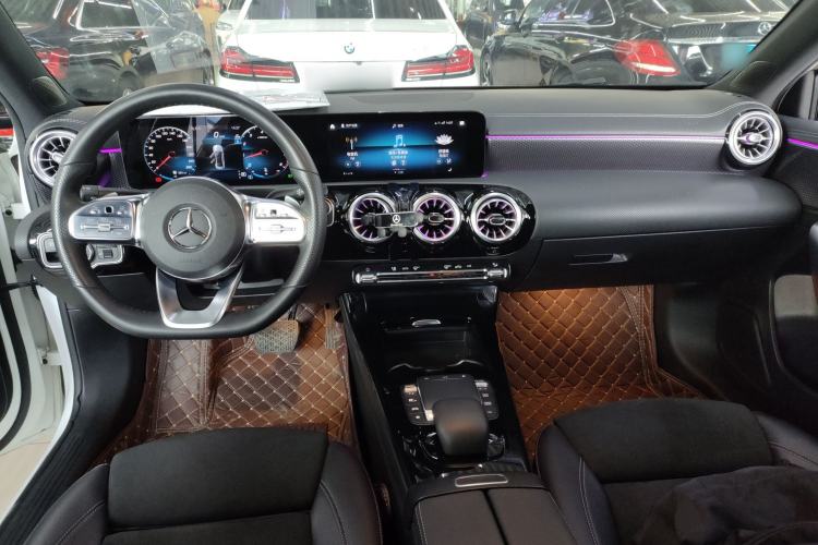 Used Mercedes-Benz A-Class 2022 Revised Version A 200 L Sport Sedan Fashionable Style
