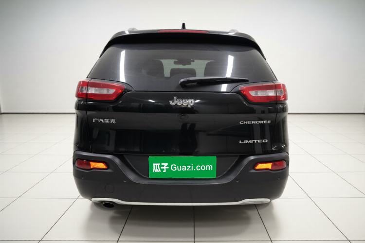 Used  Cherokee 2017 2.0L Superior Edition
