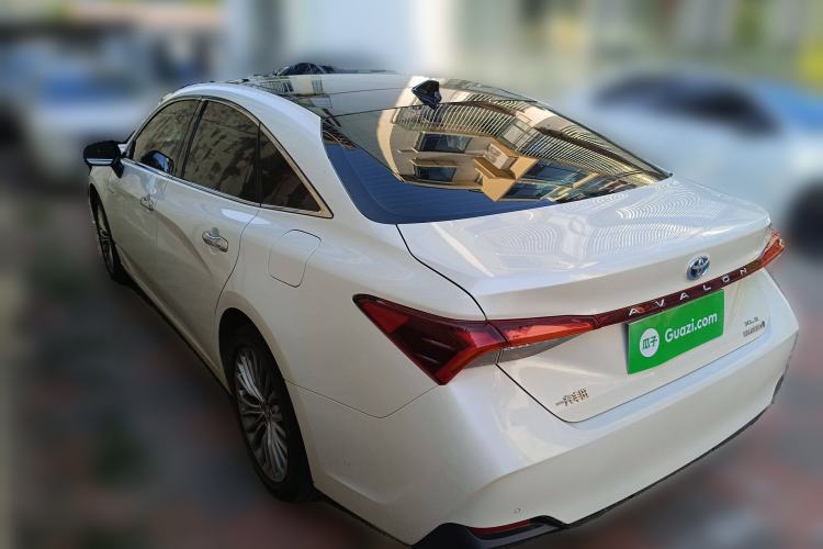 Used Toyota Avalon 2019 Dual-Engine 2.5L XLE Prestige Version China VI Standard
