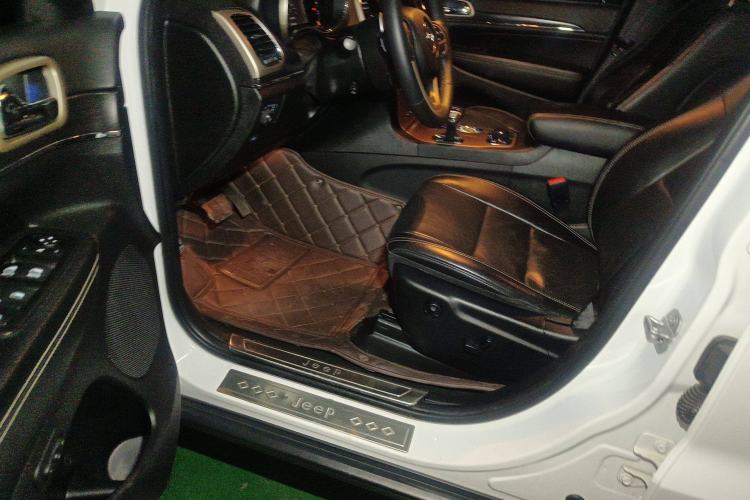 Used  Grand Cherokee (Import) 2014 3.6L Elite Navigation Edition
