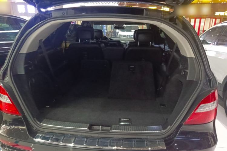 Used Mercedes-Benz R-Class 2017 R 320 4MATIC Business Edition Prestige Model