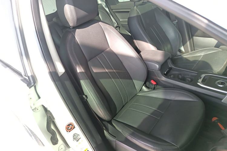 Used Land Rover Discovery Sport 2019 240 PS SE Version China VI Standard