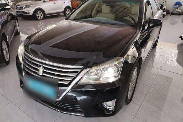 Used Toyota Crown 2012 2.5L Royal Leather Edition

