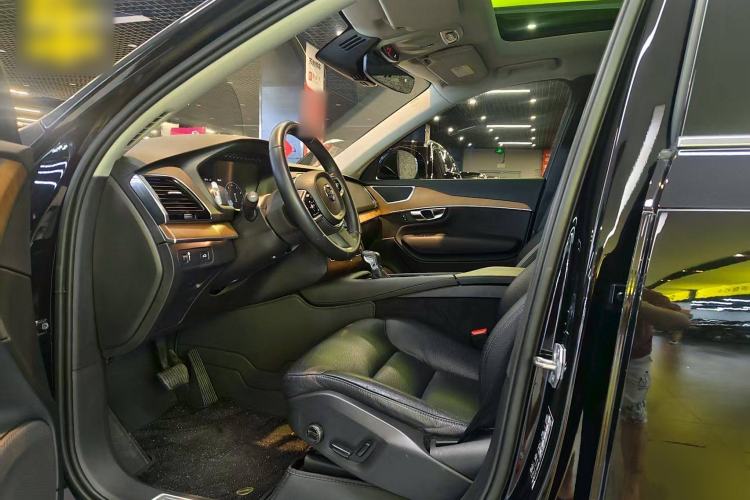 Used Volvo XC90 2019 T6 Zhiyi Edition 7-Seater China VI Standard
