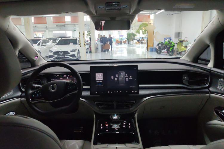 Used Denza D9 2025 DM-i Intelligent Drive 1020 Four-Wheel Drive Prestige Model