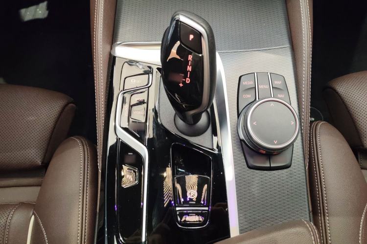 Used BMW 5 Series New Energy 2022 Restyled 535Le Pioneer Edition M Sport Package
