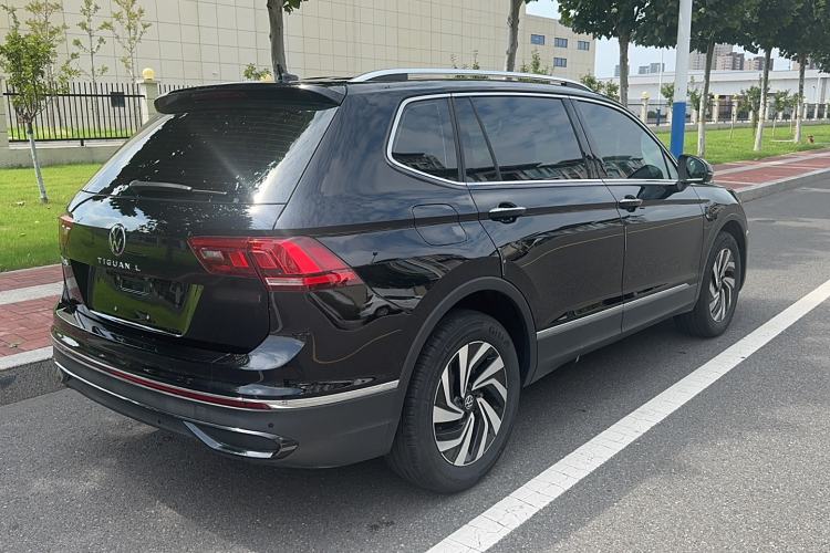 Used Volkswagen Tiguan L 2024 Outstanding Model 300TSI Automatic Two-Wheel Drive Longteng Edition