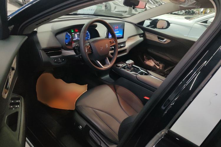 Used Hongqi E-QM5 2024 500km Range Edition
