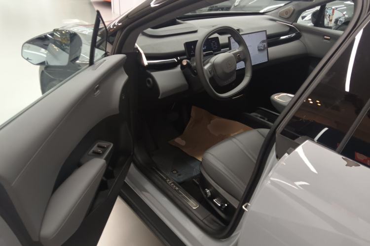 Used Zeekr X 2025 5-Seater Four-Wheel Drive Sport Version