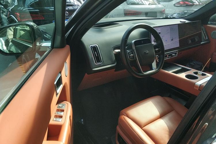 Used Li Auto L8 2023 Pro Model
