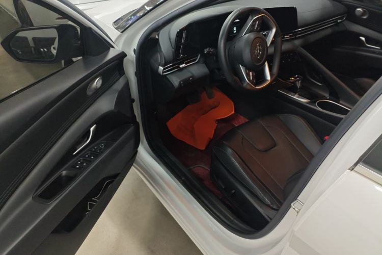 Used Hyundai Elantra 2022 1.5L CVT LUX Prestige Edition