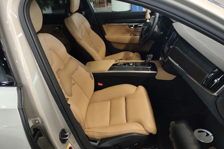 Used Volvo V90 2017 Cross Country T5 AWD Smart Range Edition
