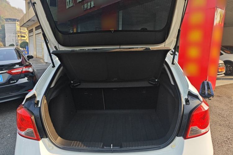 Used Chevrolet Cruze 2013 Hatchback 1.6L Automatic Luxury Model
