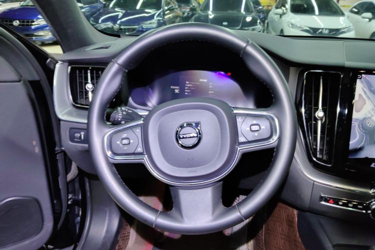 Used Volvo XC60 2022 B5 4x4 Zhiyi Luxury Edition
