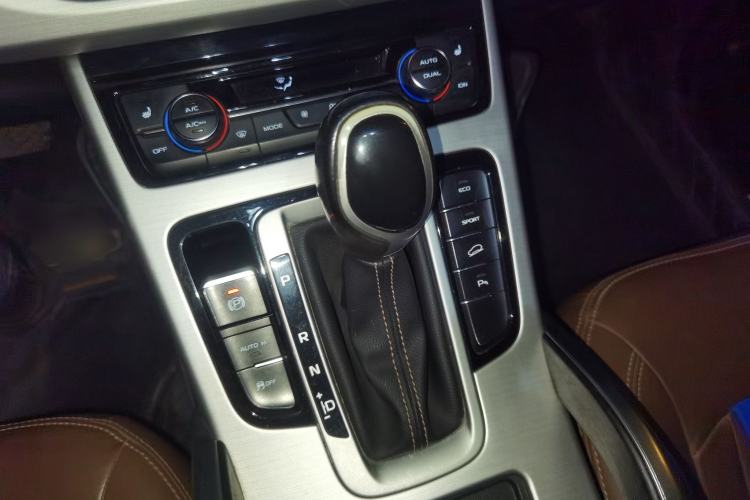 Used Geely Auto Emgrand X7 Sport 2016 1.8TD Automatic ZhiZun Version
